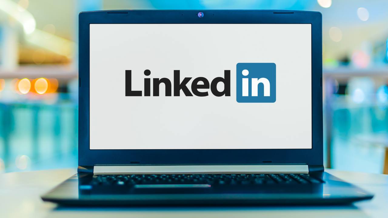 Linkedin sul desktop di un computer - JobsNews.it