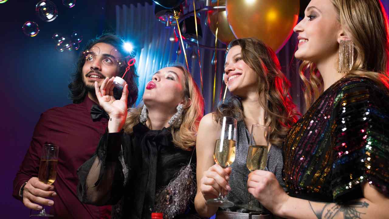 Capodanno low cost, dove andare e cosa fare l'ultima sera dell'anno