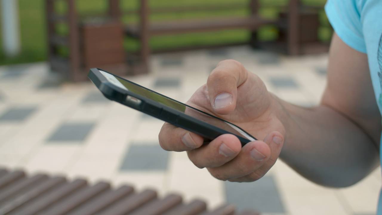 Estafa de vacaciones, antes de pagar, revisa atentamente las notificaciones de tu smartphone: si haces un clic, perderás todo tu dinero.